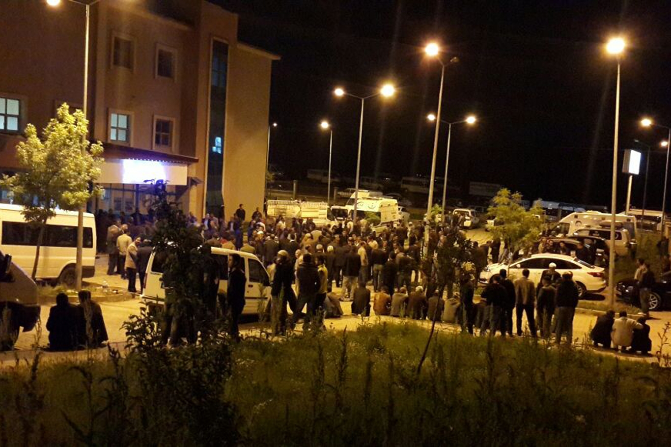 HDP seçim minibüsü şoförü öldürüldü HDP seçim minibüsü şoförü öldürüldü